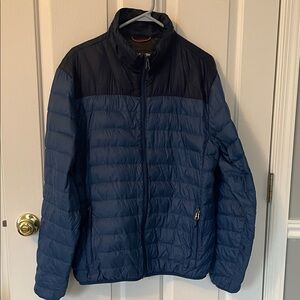 Men's Quilted Lightweight Puffer Jacket in Navy and blue